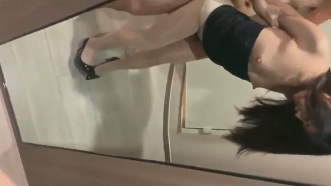 图片[10]-泄密流出泡良大神东哥❤️酒店调教大学生母狗各种姿势深喉吃鸡巴对着镜子啪啪-老宋小屋