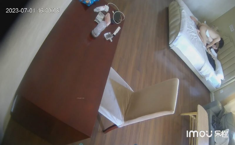 [无水印]全网独家乐橙酒店私享台偷拍文艺青年撸管等眼镜女友来啪啪-老宋小屋