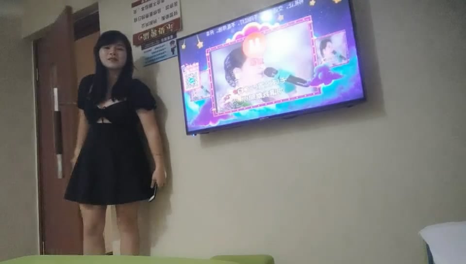 图片[2]-拿下高颜值来大姨妈的良家妹子酒店开房闯红灯把床单都弄脏了-老宋小屋