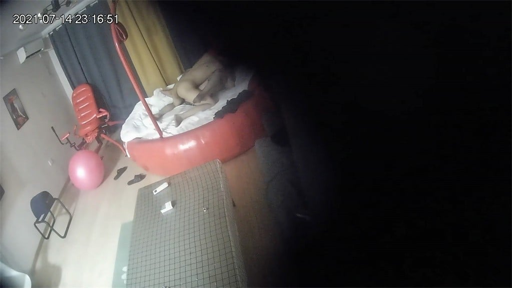 图片[8]-最新破解 酒店偷拍 乐橙 SM极品身材妹子跟男友互相抽打爆操开档黑丝小骚货从圆床干到情趣性爱椅上-老宋小屋