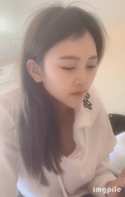 图片[3]-老板酒店外围群高价叫了两位颜值身材不错的卖肉女玩双飞雨露均沾换着肏差点把瘦弱的妹子操哭了-老宋小屋