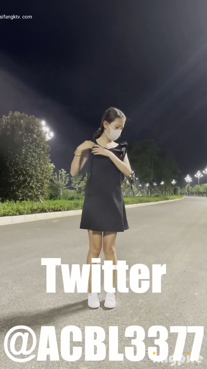 图片[3]-露出大神『菠萝』超刺激新挑战酒店大胆开门全裸与摄影师男友全裸做爱场面刺激嚣张-老宋小屋