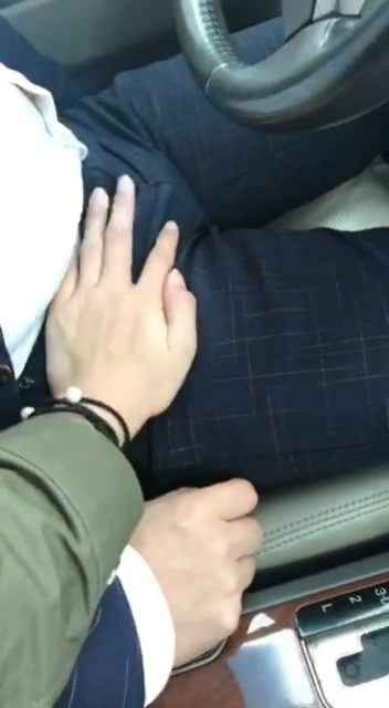 图片[4]-对白精彩丰田男开车接背着老公偸情的情人下班说不去酒店今天在车上玩-老宋小屋