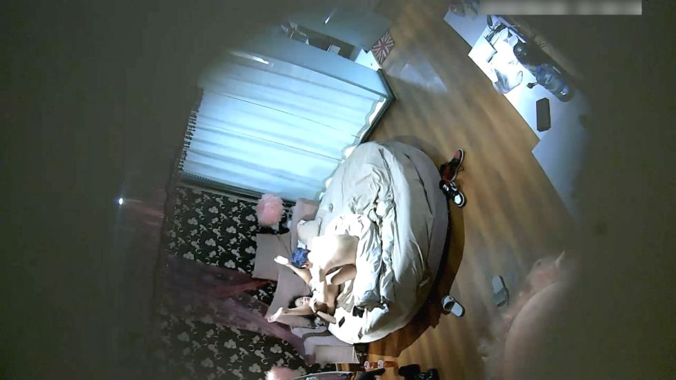 图片[8]-苗条性感的高颜值美女酒店被性欲旺盛的男友用手疯狂扣插嫩穴后猛烈爆操,美女搞的太痛不让操了,只能口爆!-老宋小屋