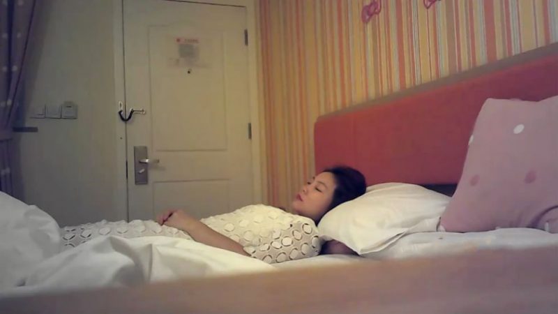 【MP4/571MB】开车接刚从国外旅游回来的气质美少妇酒店私会变成荡妇上床就要操的快哭了淫叫:不行了受不了了-老宋小屋