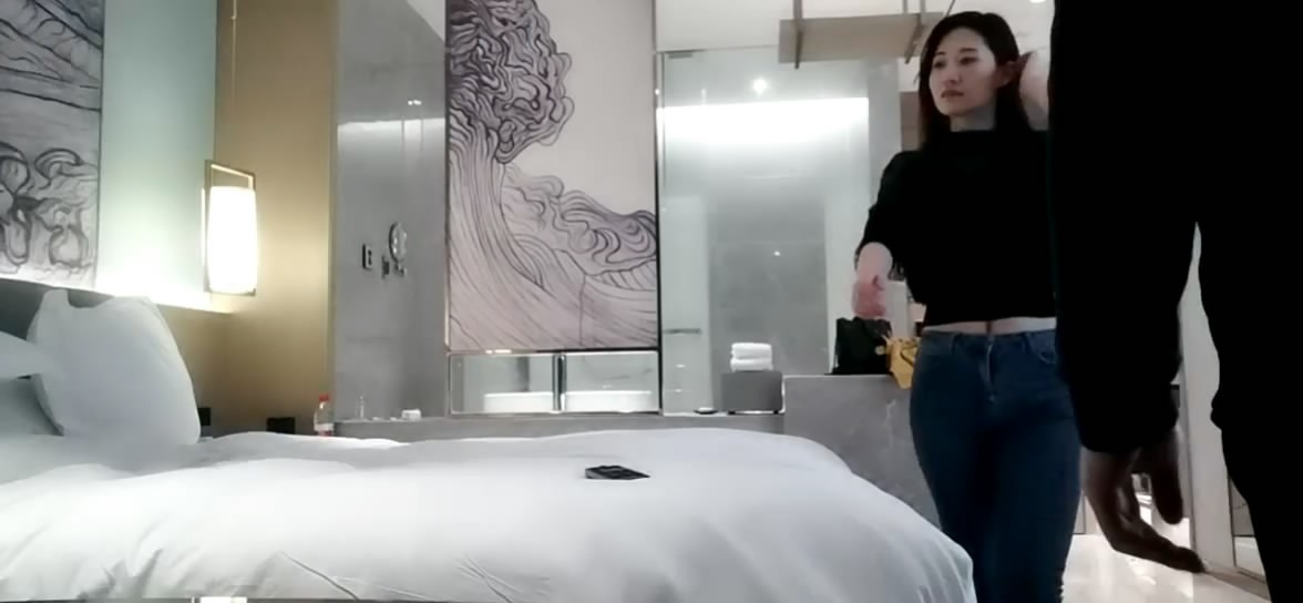 图片[1]-屌哥和老王酒店约炮极品外围兼职空姐路虎妹-老宋小屋