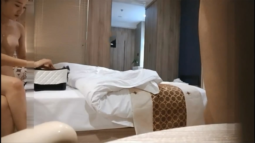 图片[4]-成都富商大老板酒店高价网约高颜值精致脸蛋外围气质美女聊会天培养下感情开始啪啪抱起来肏-老宋小屋