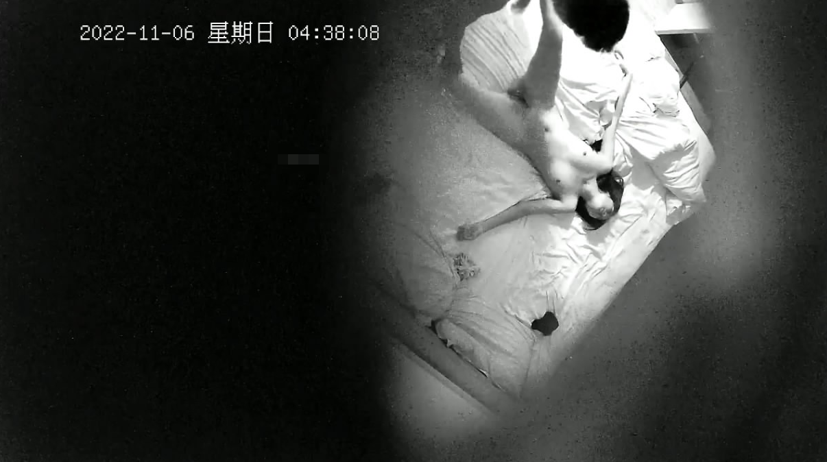 图片[4]-2022-11-6酒店偷拍大学生情侣开房眼镜学妹被体育系健壮帅哥猛草-老宋小屋