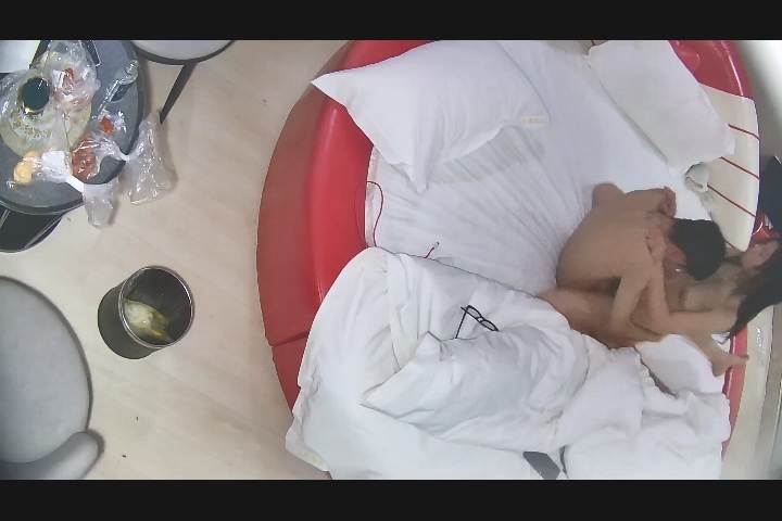 图片[3]-2025-12-25酒店偷拍 大长屌眼镜小伙各种怪招猛草苗条骚女友，最后拔屌射在肚子上-老宋小屋