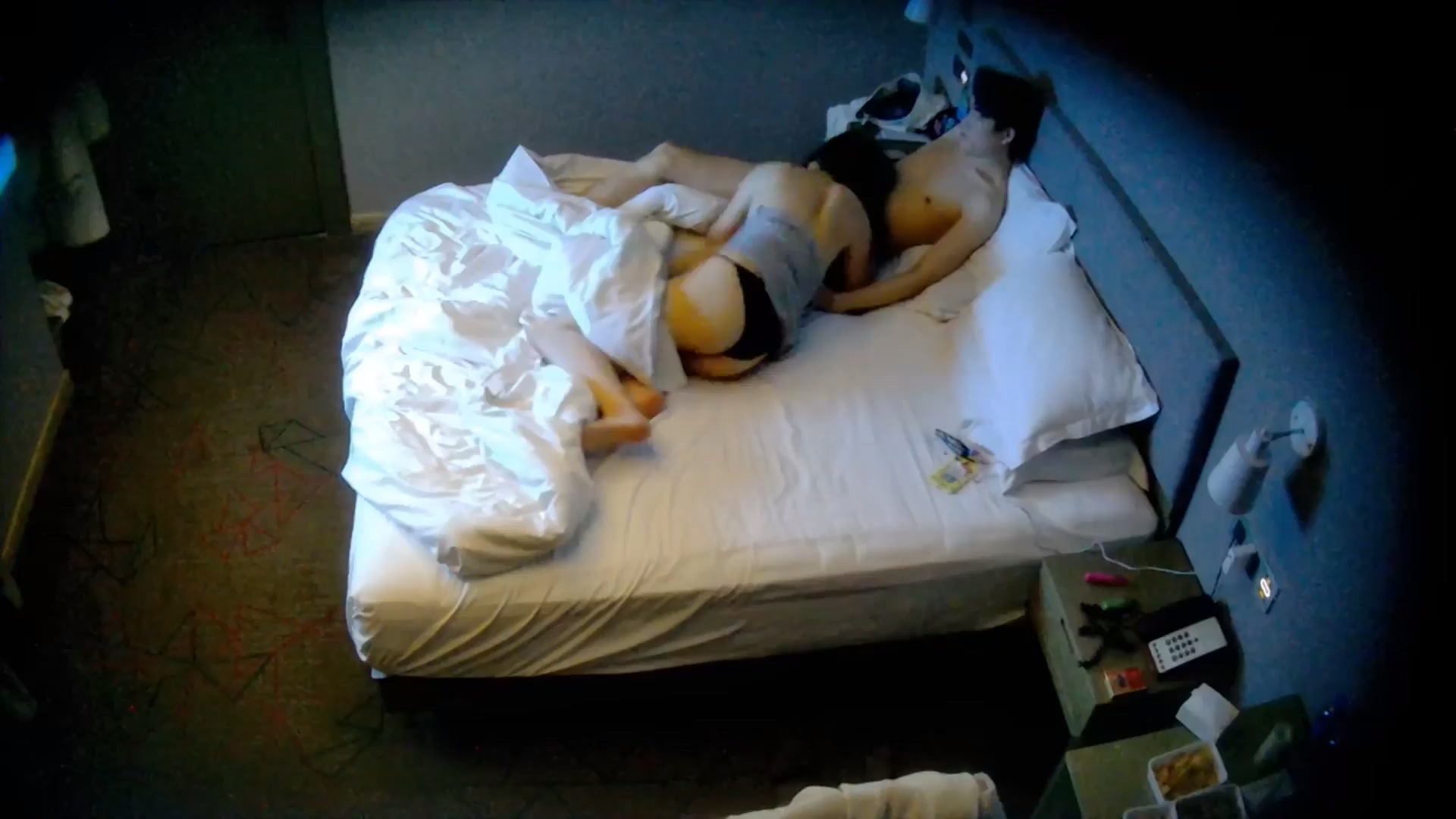 图片[3]-12-23天眼酒店偷拍反差婊御姐范眼镜骚女套上黑丝勾引男友吃不饱自己扣-老宋小屋