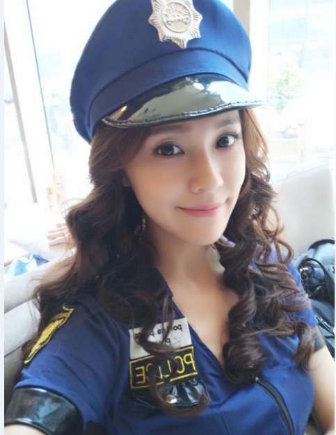 图片[3]-女神级T台车展美女嫩模和公司现场策划师酒店开房啪啪男的用尽全力狠狠干她把逼逼都肏痛了自己捂着不干了-老宋小屋