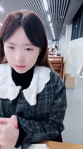 图片[4]-大三学生妹的一天【柚子】白天在图书馆，复习准备期末考试，夜幕降临，约炮友酒店开房，快乐刺激！[MP4/3580MB]-老宋小屋