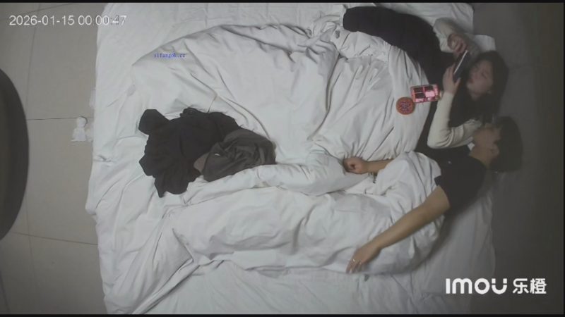 1-15流出稀有乐橙酒店偷拍高颜值白肤气质美女被男炮友后入打桩-老宋小屋