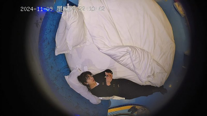 新流出❤️酒店情趣大圆床高清偷拍城建局李处长和少妇女下属开房偷情一边抽烟一边做爱 真是奇葩-老宋小屋