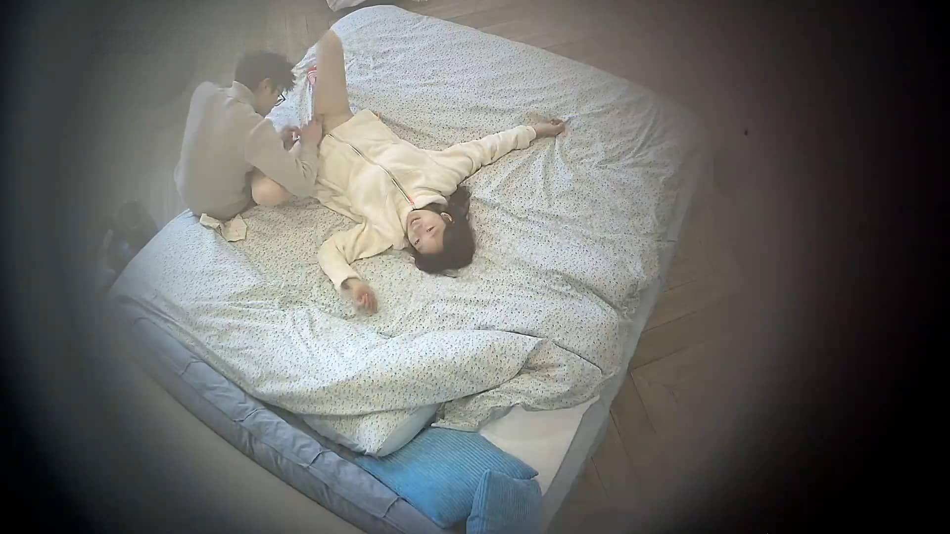 图片[4]-2026-1-21酒店偷拍 极品白月光学生妹吃不够脱光缠着男友强制爱爱-老宋小屋