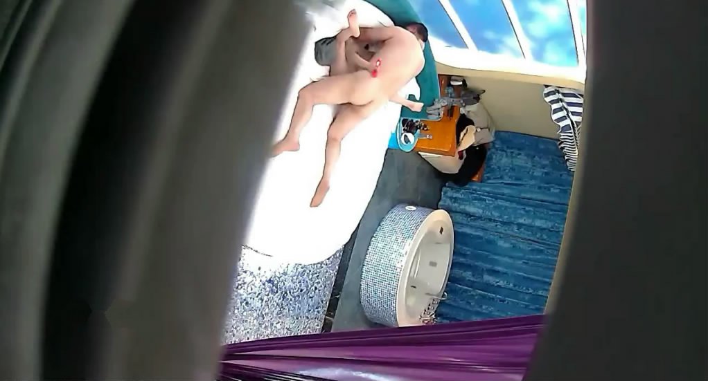 图片[7]-高质量精品酒店浴缸房偷拍年纪较大领导模样的大叔和情人开房鸡巴不够大用棒棒辅助干了两次-老宋小屋