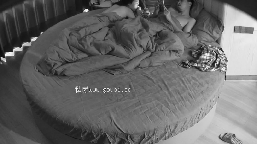 图片[6]-酒店偷拍❤️极品白袜学妹和男友开房后续妹子貌似发现摄像头-老宋小屋