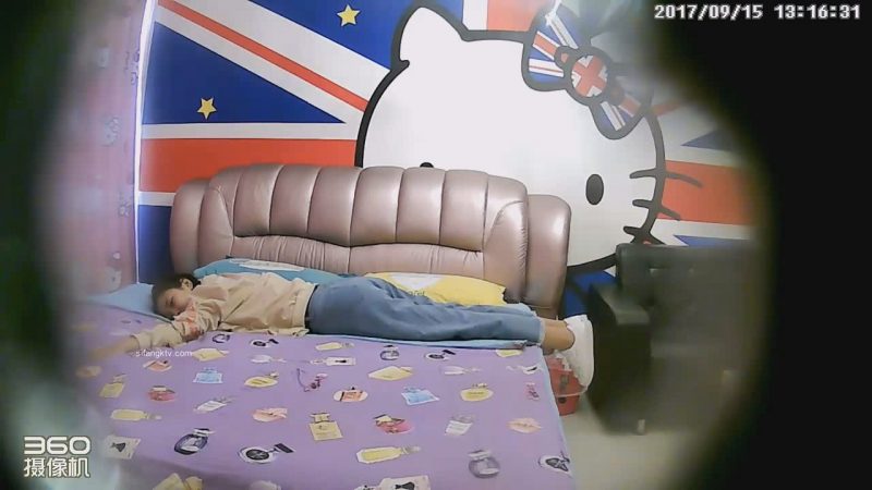 经典酒店偷拍 年轻情侣开房，大奶妹子被男友无情内射，妹子叫声清脆-老宋小屋