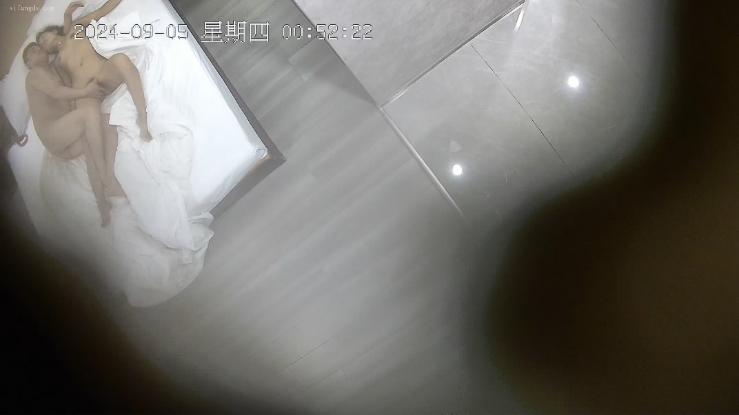 图片[3]-酒店偷拍⏩温婉女孩被体力不足的大哥用手扣爽了娇羞样-老宋小屋