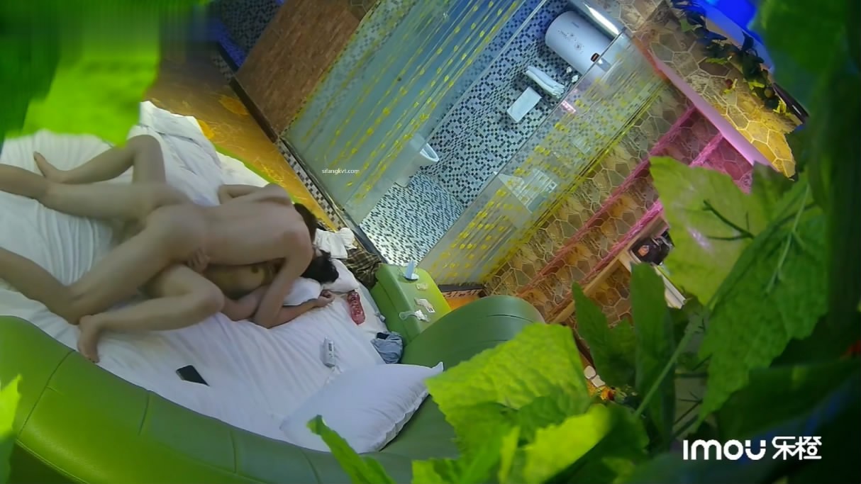 图片[6]-流出乐橙酒店精品绿叶房高清偷拍大学生情侣开房蜜桃臀女友被大屌男友猛力暴插-老宋小屋