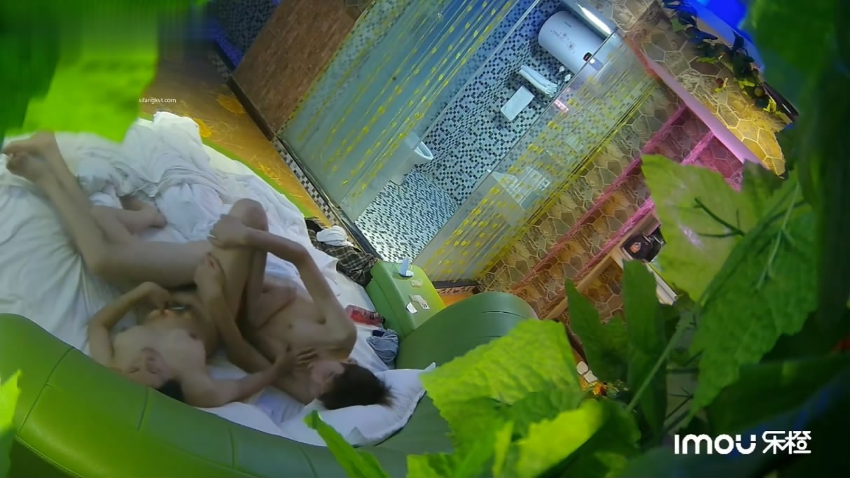 图片[4]-流出乐橙酒店精品绿叶房高清偷拍大学生情侣开房蜜桃臀女友被大屌男友猛力暴插-老宋小屋