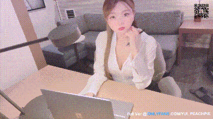 漂亮美眉YuiPeachpie 身材苗条白丝细长腿性感OL女同事在酒店房间里撅着屁屁被狠狠地操了内射一粉穴-老宋小屋