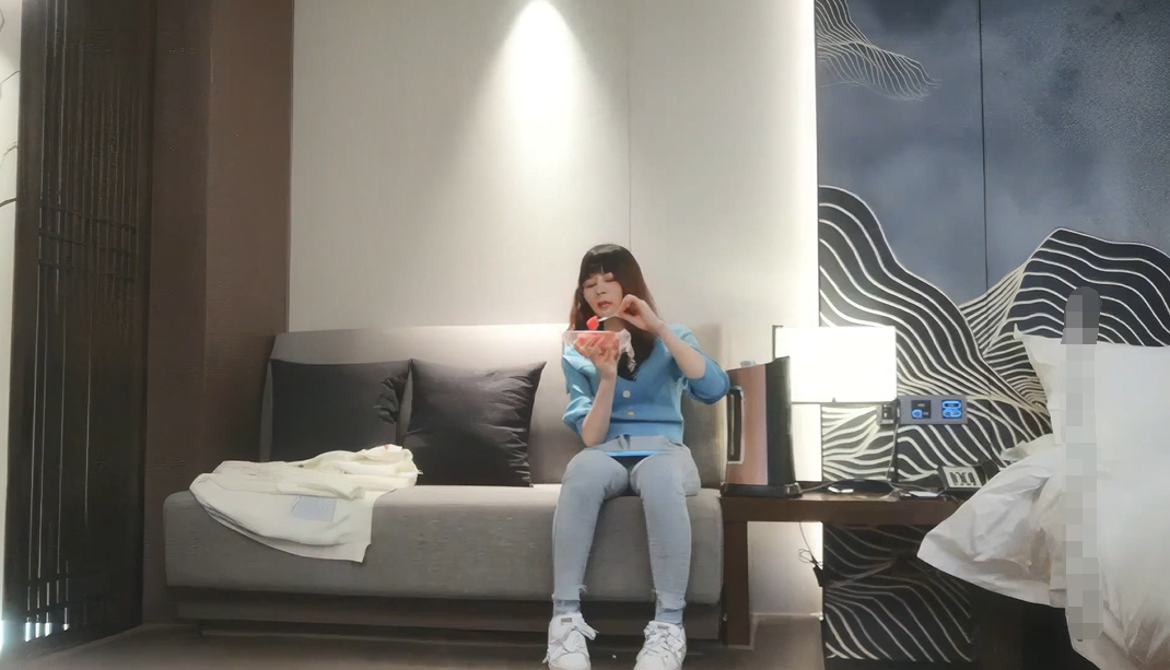 图片[1]-【AI高清2K修复】【黄先生探花】约了个蓝衣妹子酒店TP啪啪，连体情趣网袜猛操-老宋小屋