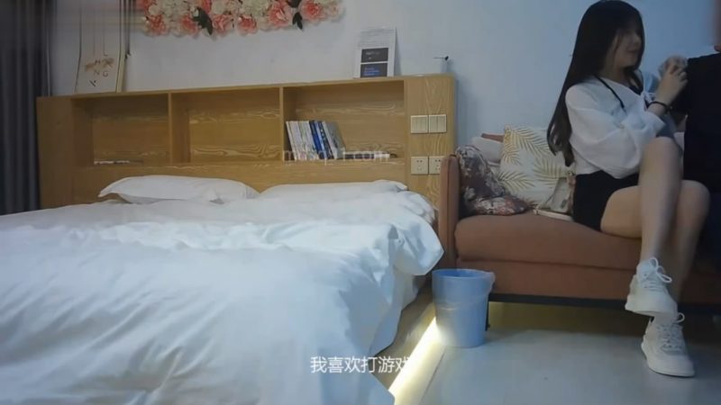 91C仔团伙漏网大神重出江湖老司机探花❤️酒店约炮刚下海的零零后技校兼职学妹逼非常紧[MP4/1104MB]-老宋小屋