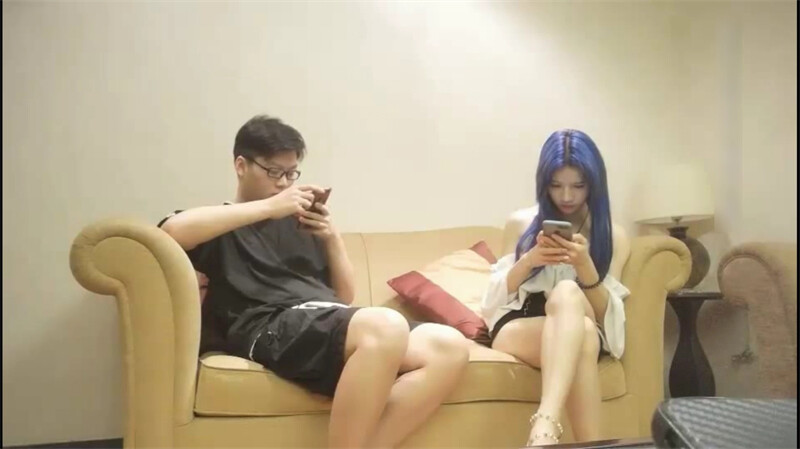 约啪动漫风清秀小美女到酒店，苗条白嫩肉体这身姿撩人性奋抱紧亲吻吸允-老宋小屋