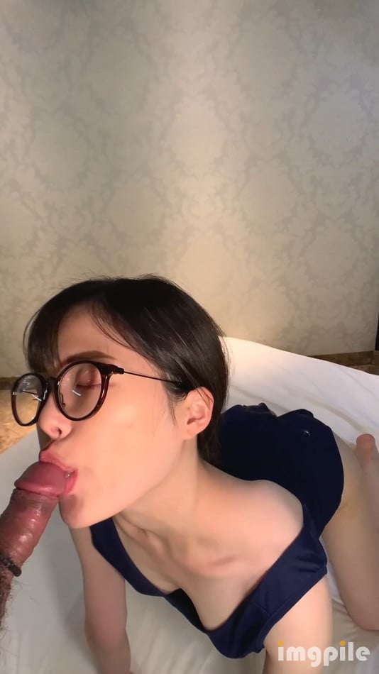 图片[5]-最新流出FC2-PPV系列✌邻家乖乖女眼镜妹✌全身上下都是粉白超嫩酒店援交戴上锁精环推油啪啪啪内射中出-老宋小屋