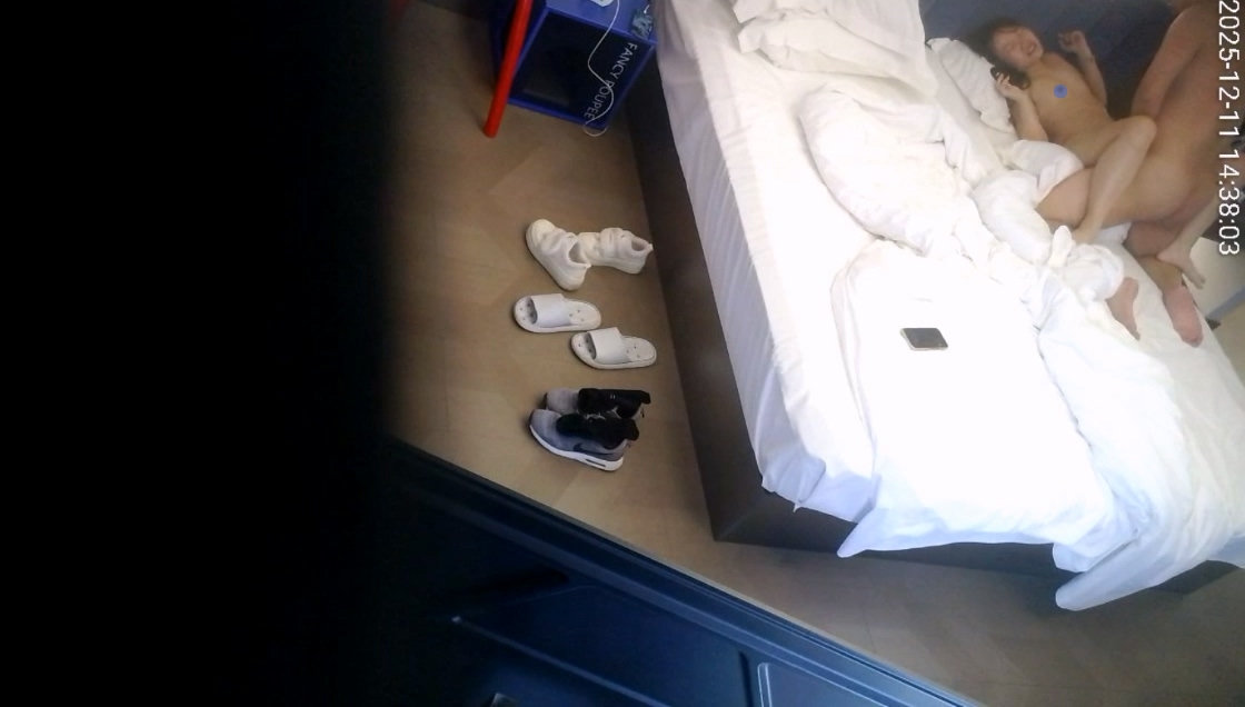 图片[7]-2025-12-11酒店偷拍 jk软妹被男友带到酒店疯狂做爱-老宋小屋