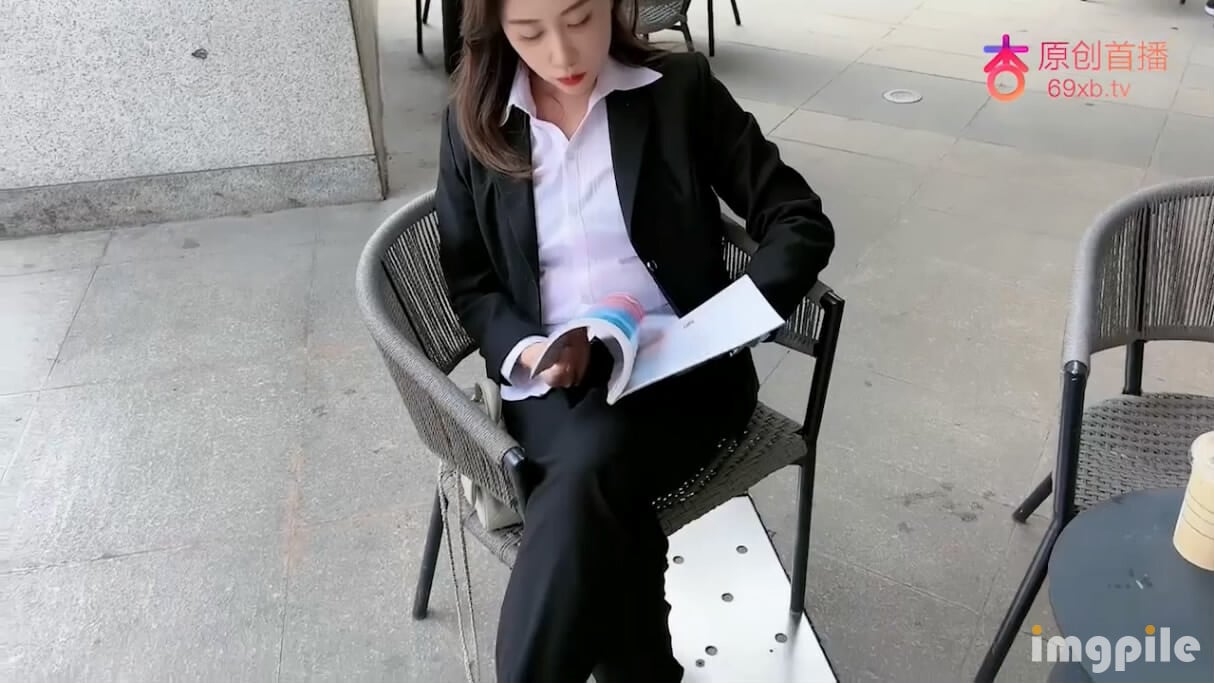 图片[2]-冷艳女经理的私人❤️管家服务情趣酒店被年轻小哥猛插口爆吞精-老宋小屋