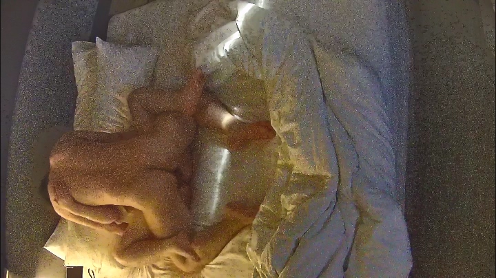 图片[5]-2025-12-3酒店偷拍 小胖妹给男友胸前贴满贴纸后口得他眼神迷离-老宋小屋