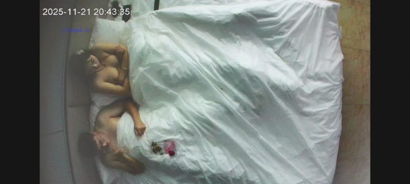 11-21酒店偷拍 眼镜学生妹和阳痿男友的爱情，啪啪几分钟缴械-老宋小屋