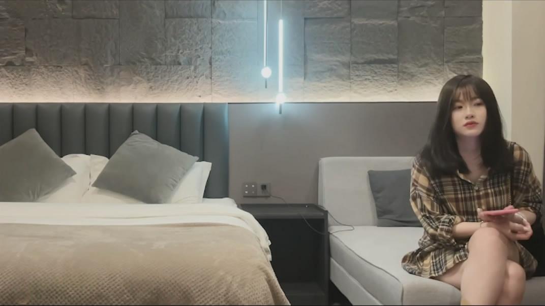 图片[2]-探花洪七酒店约炮❤️高冷皮肤超级白嫩的小姐姐刚下海做兼职翘臀挺拔圆润有型叫起床来诱惑满满[MP4/796MB]-老宋小屋