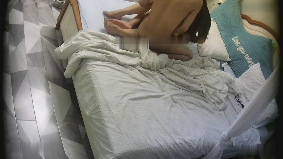 图片[6]-安防酒店摄像头偷拍❤️眼镜学妹和黄毛小哥男友开房 干完自拍一番[MP4/714MB]-老宋小屋