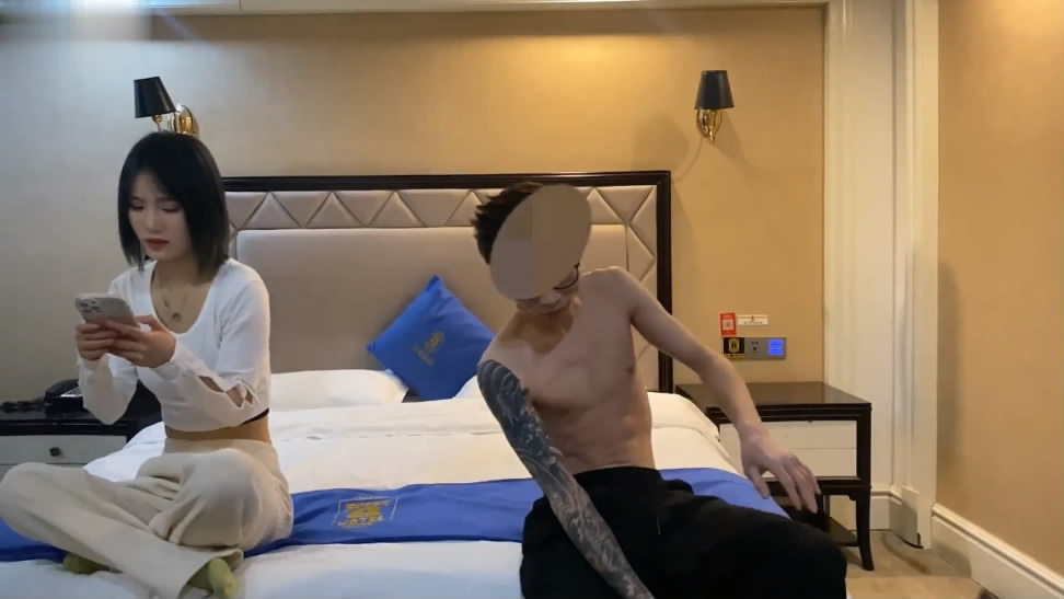 图片[1]-新片速递91探花大神花臂哥❤️酒店约炮家里缺钱出来兼职的美女被草到嗨翻1080P高清对白有趣[MP4/733MB]-老宋小屋