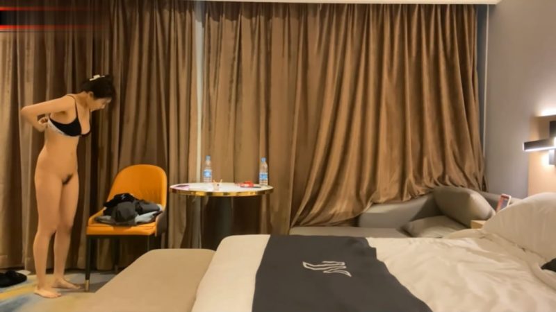 新片速递瘦子探花酒店约炮❤️身材苗条的美乳兼职靓妹居然提出想做人家男朋友被妹子一口回绝[MP4/595MB]-老宋小屋