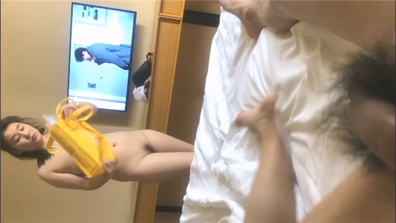 小哥酒店约炮大奶子美女同事换上情趣套装各种姿势啪啪啪完美露脸-老宋小屋