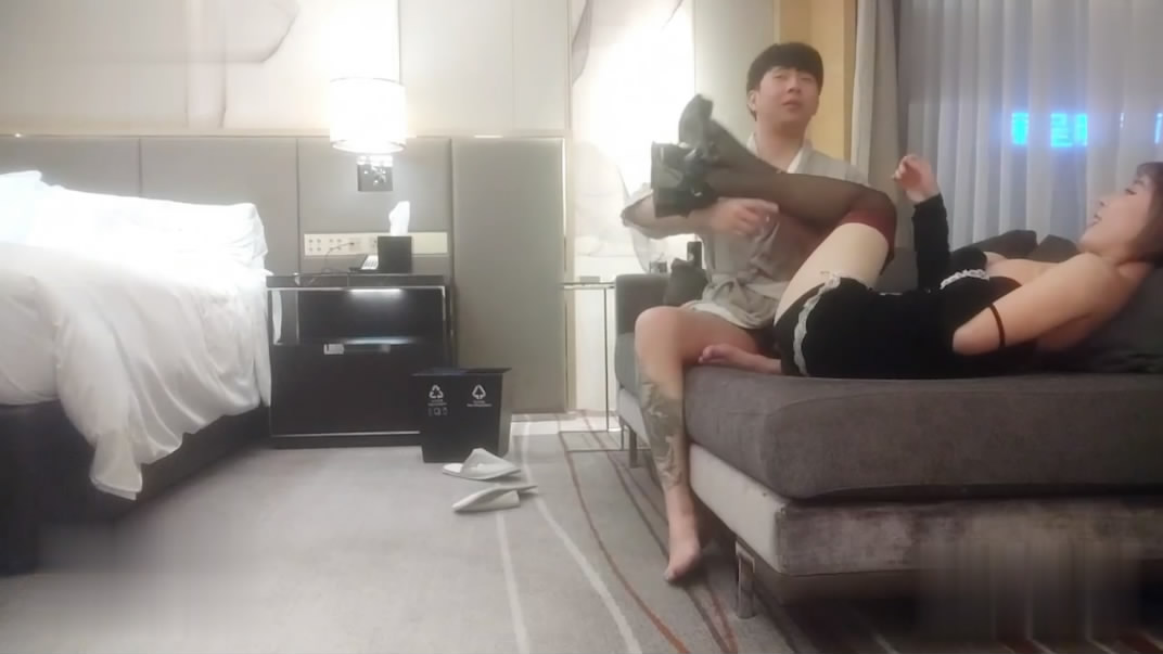 图片[2]-探花大神肥尸哥酒店重金约嫖❤️身材娇小科技网红脸外围女边草边讲和嫖客厕所操逼牛逼事[MP4/529MB]-老宋小屋