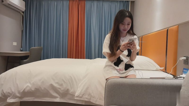 图片[2]-新片速递探花鸠摩智❤️酒店约炮大学生兼职外围口活非常好身体敏感一碰就出水自己坐上面用力摇的骚样让人受不了-老宋小屋