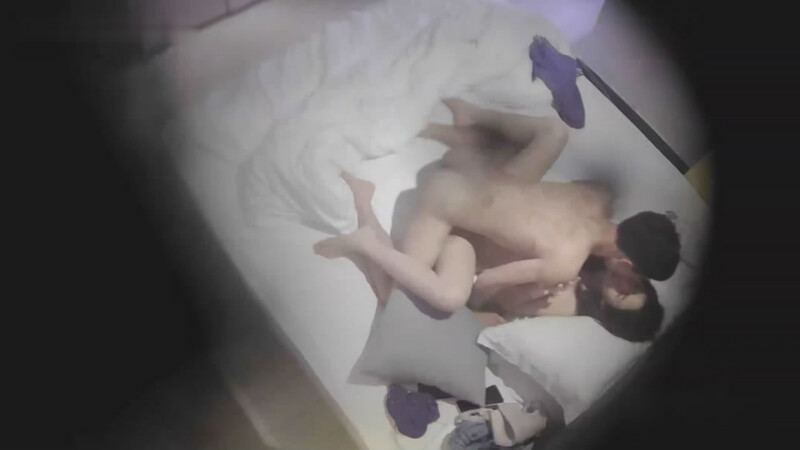 图片[5]-大学城附近酒店钟点房偷拍❤️大学生情侣暑假厮混一边玩手机一边啪啪连杆妹子两炮-老宋小屋