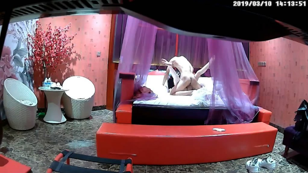 图片[6]-3月份最新流出情趣酒店豪华大房偷拍下午没有课来开房的大学生-老宋小屋