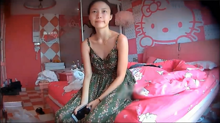 图片[1]-连衣碎花裙性感美女与男友旅游入驻酒店洗个鸳鸯浴休息一晚打晨炮-老宋小屋