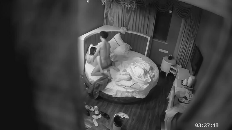 图片[9]-安防酒店摄像头偷拍❤️小哥半夜装醉酒摇来女友过来慰籍强行把她扑倒在床上啪啪连干两次才满足-老宋小屋