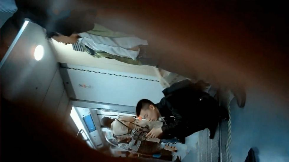 图片[2]-蟹哥地铁上勾搭的168CM极品性感走秀嫩模,还穿着走秀服被带到酒店啪啪-老宋小屋