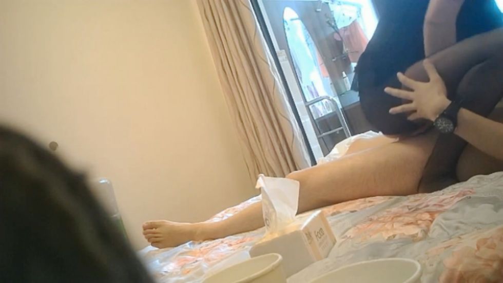 图片[3]-买手提包认识的商场专柜美女营业员,加微信聊了一个多星期转了300元带到酒店啪啪-老宋小屋