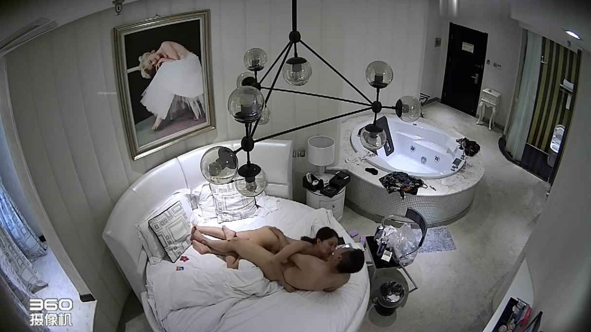 图片[2]-360酒店摄像头偷拍未流出经典虎台 富少爆操性感S曲线女神-老宋小屋