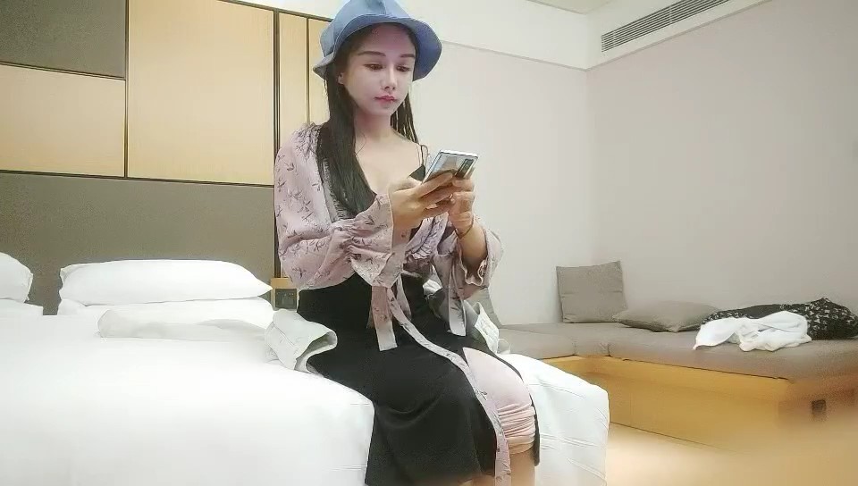 图片[1]-探花酒店高级约炮艺校毕业的网红脸外围女先来一段诱惑艳舞-老宋小屋