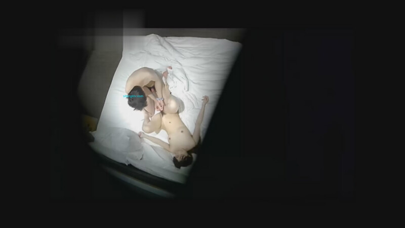 图片[3]-安防酒店摄像头偷拍❤️年轻情侣假期约炮没脱干净衣服也能干-老宋小屋